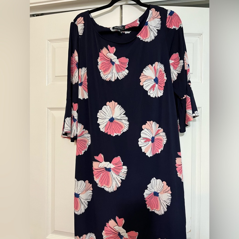 Roz  & Ali adorable shift with cute flutter three quarter sleeve. 2X
